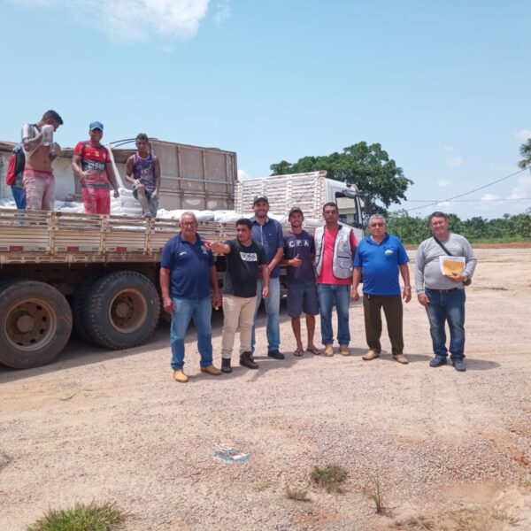 Estado e Programa REM estimulam pecuária e preservação ambiental com doação de calcário a produtores de Feijó