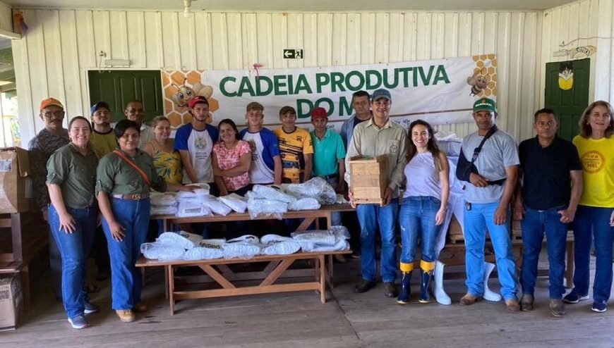 Programa REM Acre e Seagri entregam equipamentos para produtores do mel do Alto Acre