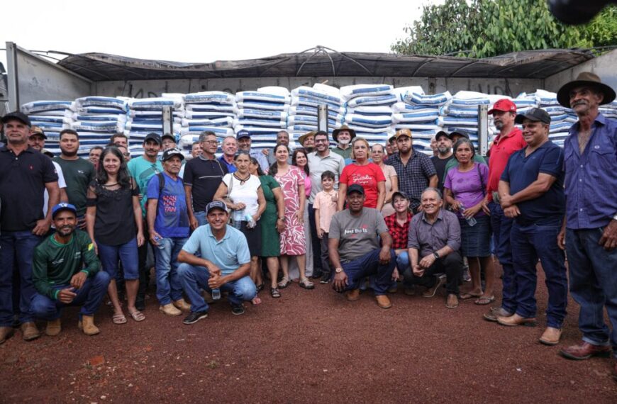 Ao entregar mais de R$ 2 milhões em insumos para produtores, governador destaca crescimento da produção agrícola no Acre