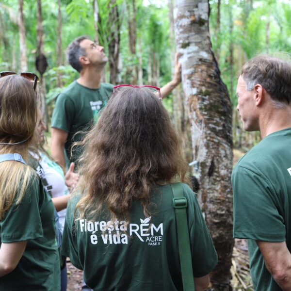 Produção sustentável e renda no campo: comunidade Bonal recebe visita da missão internacional do Programa REM